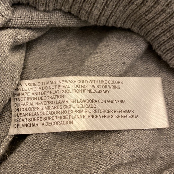 Gray button up the front sweater. Suitable for evening wear. Size XL - Picture 10 of 10